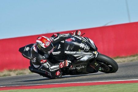 Jonathan Rea y Kawasaki lideran los test de Superbike en Motorland Aragón