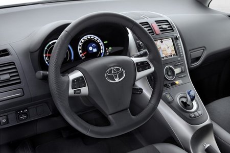 Toyota-Auris-HSD-puesto-conduc