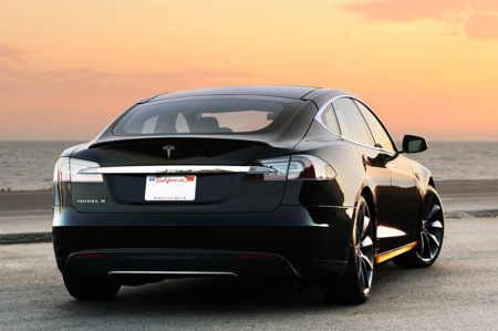 El Tesla Model S pudo haber sido patrulla de L.A., pero su pecado fue ser eléctrico