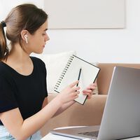 Cursos que empoderan: descubre las capacitaciones gratuitas para mujeres en habilidades, derechos y liderazgo que ofrece Bogotá 