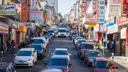 California y otros 16 estados demandan al Gobierno de Trump por relajar las normas de emisiones