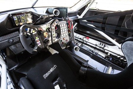 Porsche 911 Gt3 R 9