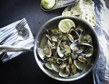 Seis recetas a base de conchas para un picoteo del finde marinero