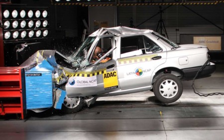 Se escapa el mayor traficante de México, quieren privatizar la salud y nosotros, unos 'raros', preocupados por la seguridad en los autos