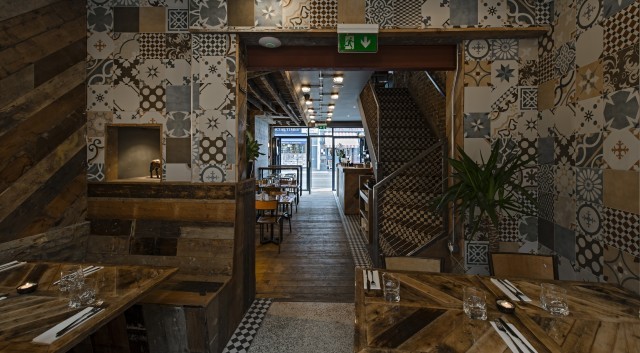 Foto de Fire and Feathers (4/14)