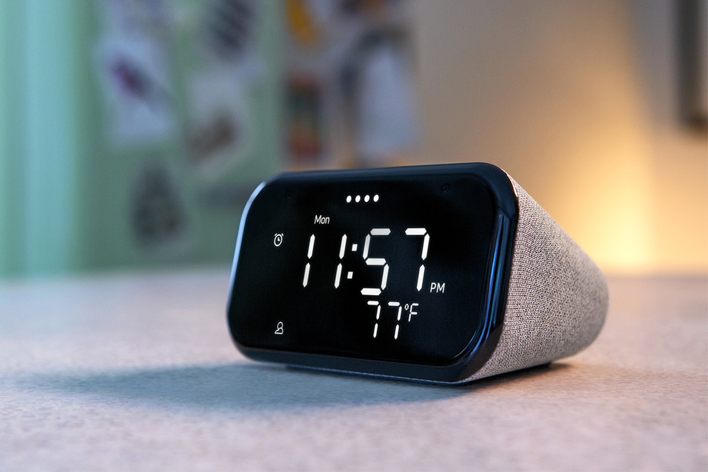 El Lenovo Smart Clock es un nuevo reloj inteligente con Google Assistant que parece un despertador normal