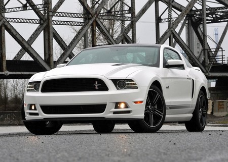 Ford Mustang Gt 2013 1600 01