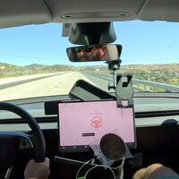 Querían recorrer 4.000 kilómetros para probar el modo autónomo de Tesla, pero a los 96 kilómetros llegó el desastre 