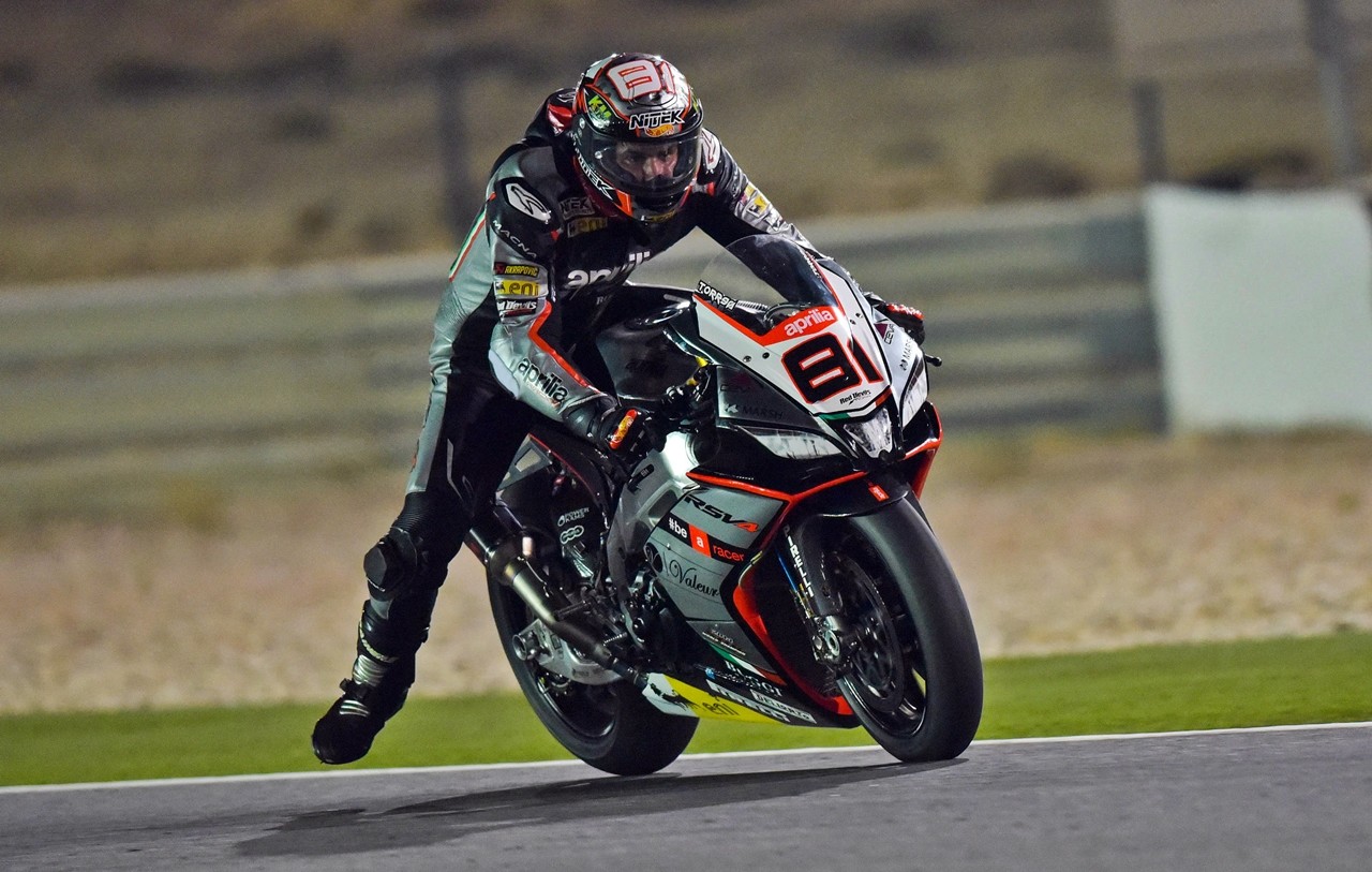 Jordi Torres gana de forma magistral su primera carrera de Superbikes en Catar