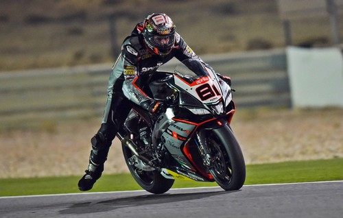 Jordi Torres gana de forma magistral su primera carrera de Superbikes en Catar