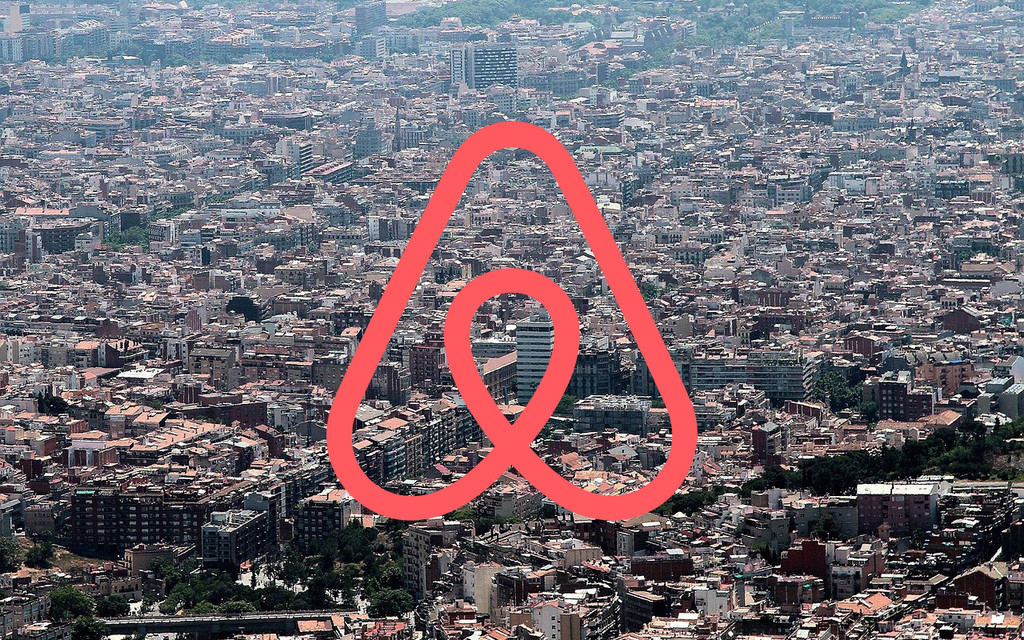 El CEO de Airbnb cree que los viajes como los conocíamos se han acabado, y afirma 