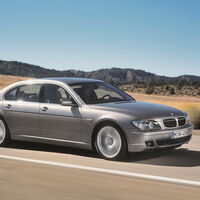 Este BMW Serie 7 costaba 135.800 euros hace 20 años. Ahora está casi regalado porque nadie lo quiere: tiene una pieza que se estropea siempre y cuesta tanto como un coche nuevo