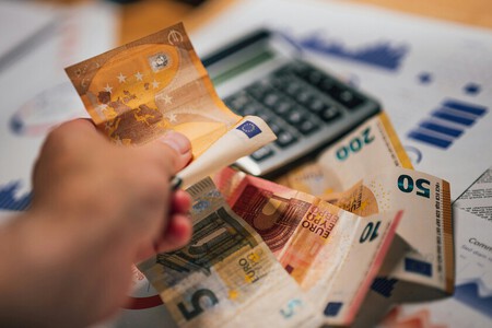 Dinero Y Calculadora