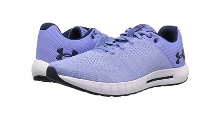 Desde 20,85 euros podemos hacernos con unas zapatillas de running para mujer Under Armour UA W Micro G Pursuit en Amazon