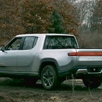 Era cierto: la Rivian R1T es capaz de girar 360º sin mover la dirección, como un tanque