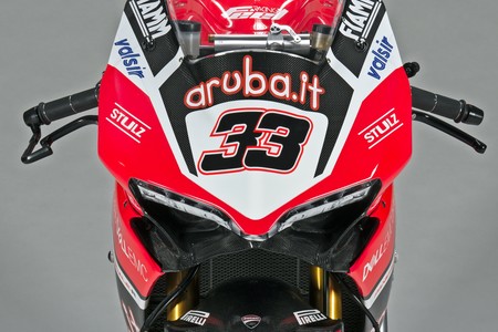 Tiene pocos cambios pero babearás igual con las 40 fotos de la Ducati Panigale R 2017 del Aruba.it