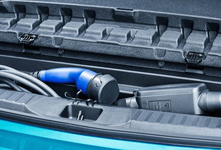 Según un estudio el coche eléctrico da menos revisiones a los talleres, pero más complicadas y ¿más caras?