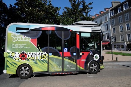 Pau prueba el minibús eléctrico Bolloré BlueBus