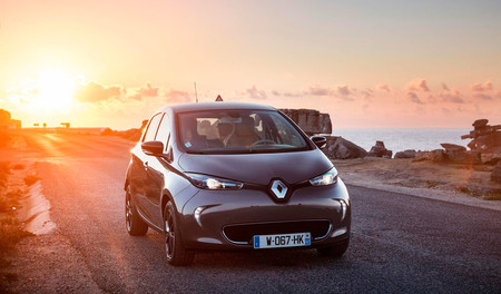 El Renault ZOE podría estrenar un nuevo motor de 110 CV y llegar a los 440 km de autonomía