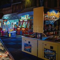 Japón es el último bastión de los salones recreativos, pero si eres menor de edad el reloj decide cuándo acaba la fiesta 