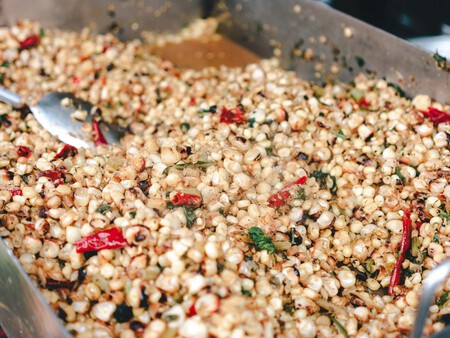 Antojitos hechos con maíz, elotes, panes y atole es lo que te espera en el Festival del Maíz 2026 en Xochimilco para celebrar el mes patrio