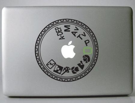Tatuando tu MacBook con los diales de Nikon y Canon, para los fanáticos de su marca