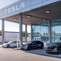 Tesla se está dando un golpe tan grande en el Reino Unido que han tomado una drástica decisión: venderlos a mitad de precio