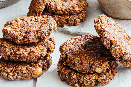Galletas de avena, chocolate y plátano. Receta fácil y saludable con solo tres ingredientes