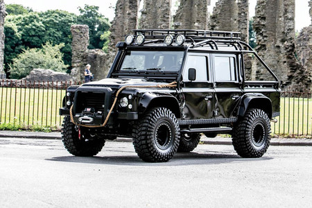 A subasta el Land Rover Defender SVX de la película Spectre 
