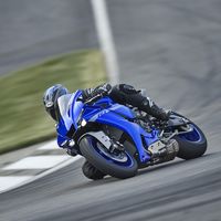 La nueva Yamaha YZF-R1 ya tiene precio, y arranca 2.500 euros por encima de la Kawasaki ZX-10R