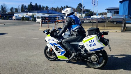 Kawasaki Policia 2 2023