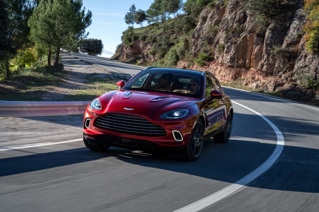 El Aston Martin DBX es el primer SUV de la marca: tan elegante, como rápido y práctico