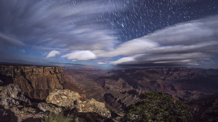 ‘Kaibab Requiem’, un bello timelapse del proyecto Skyglow que nos muestra los mares de nubes y las estrellas en el Gran Cañon