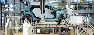 "Por cada puesto de trabajo que cree el coche eléctrico, se destruirán dos". El precio a pagar por la nueva movilidad