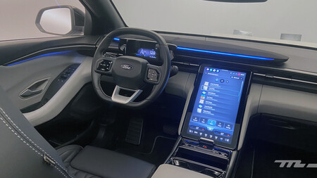 Ford Explorer 2025 salpicadero