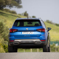 Los coches más vendidos de 2021: el SEAT Arona continúa en lo más alto, pero el Dacia Sandero se acerca