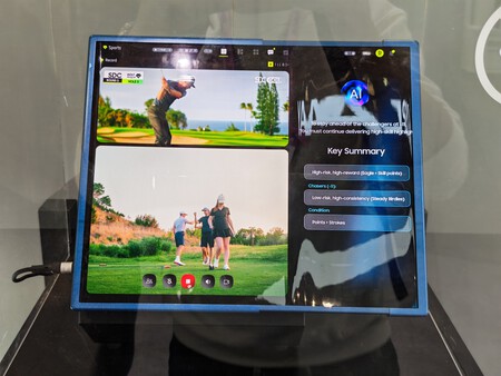 Esta tablet se desenrolla hacia el lado | Imagen: Xataka