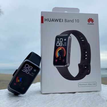 Huawei Band 10: nos llevamos a la playa esta pulsera inteligente de 200.000 pesos para poner a prueba su resistencia bajo el agua