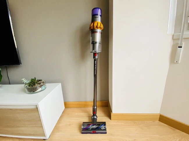 Dyson V10