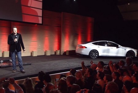 Elon Musk estima en cuatro meses la llegada del Tesla Model X y desestima la estación de cambio de baterías