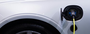 Tres tips que debes saber antes de manejar un vehículo eléctrico y los mitos que vale la pena dejar atrás  