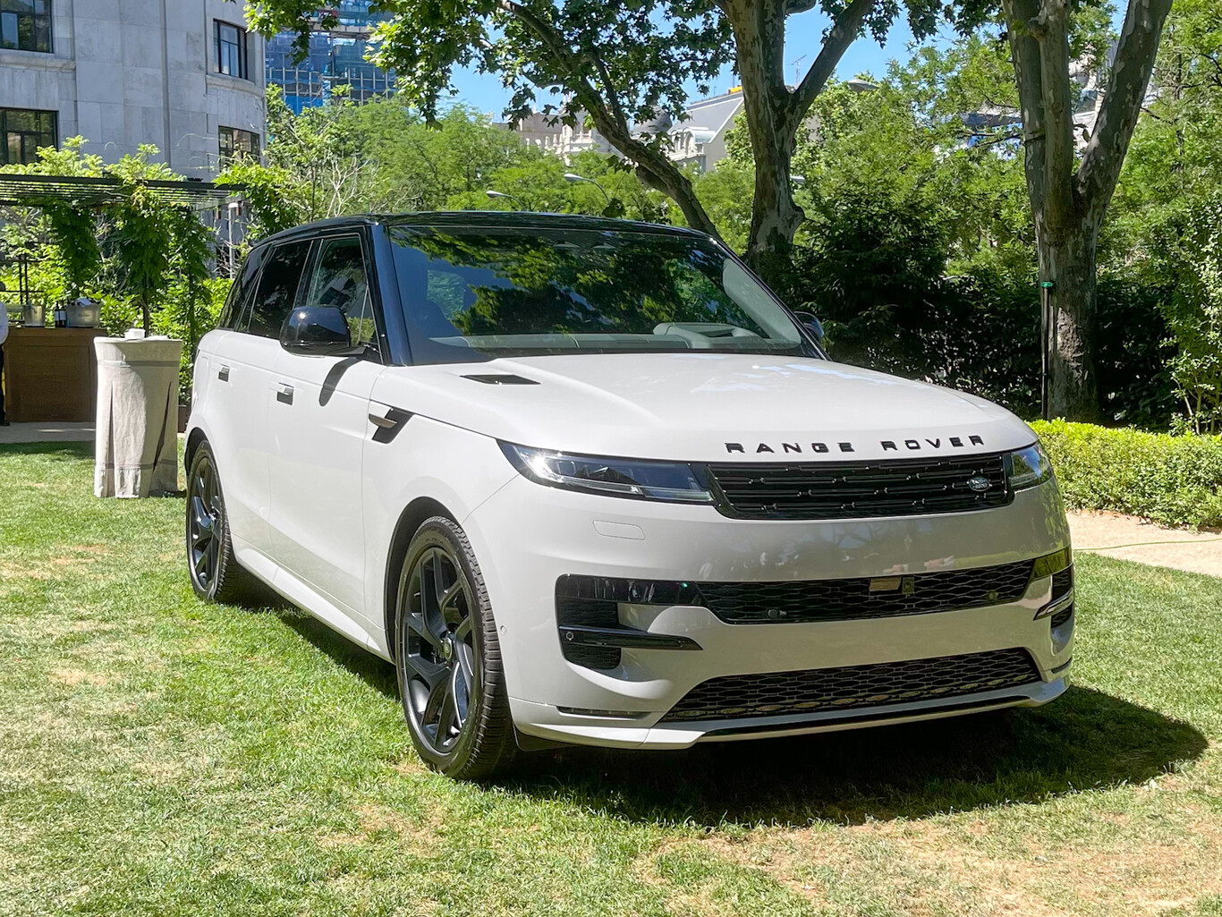 Primer contacto con el Range Rover Sport 2022: tan elegante y especial como siempre, pero adaptado en todo a los tiempos actuales
