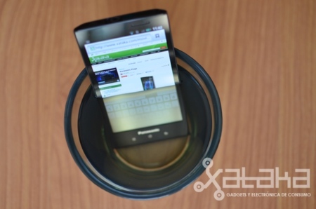 Panasonic tiene ganas de dejar el negocio móvil, HTC posible comprador