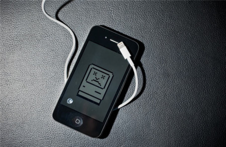 Cualquier dispositivo iOS se puede hackear con un cargador modificado