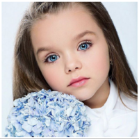 Se llama Anastasia, tiene seis años y es considerada como "la niña más guapa del mundo"