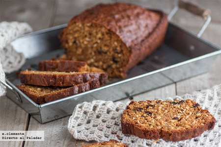 Cake de avena, miel y uvas pasas. Receta