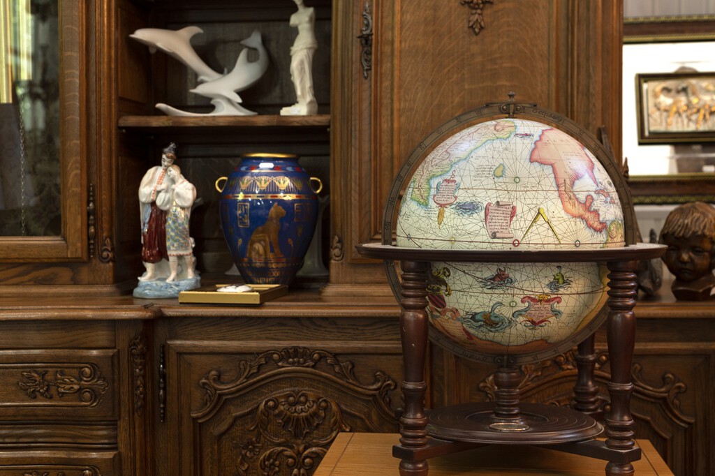 Una histórica fábrica de muebles de Valencia cierra y liquida todo su stock este fin de semana en un mercadillo abierto al público