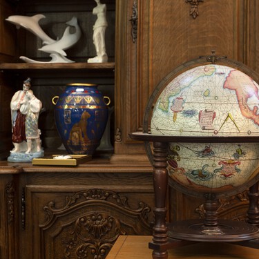 Una histórica fábrica de muebles de Valencia liquida hoy todo su stock en un mercadillo abierto al público