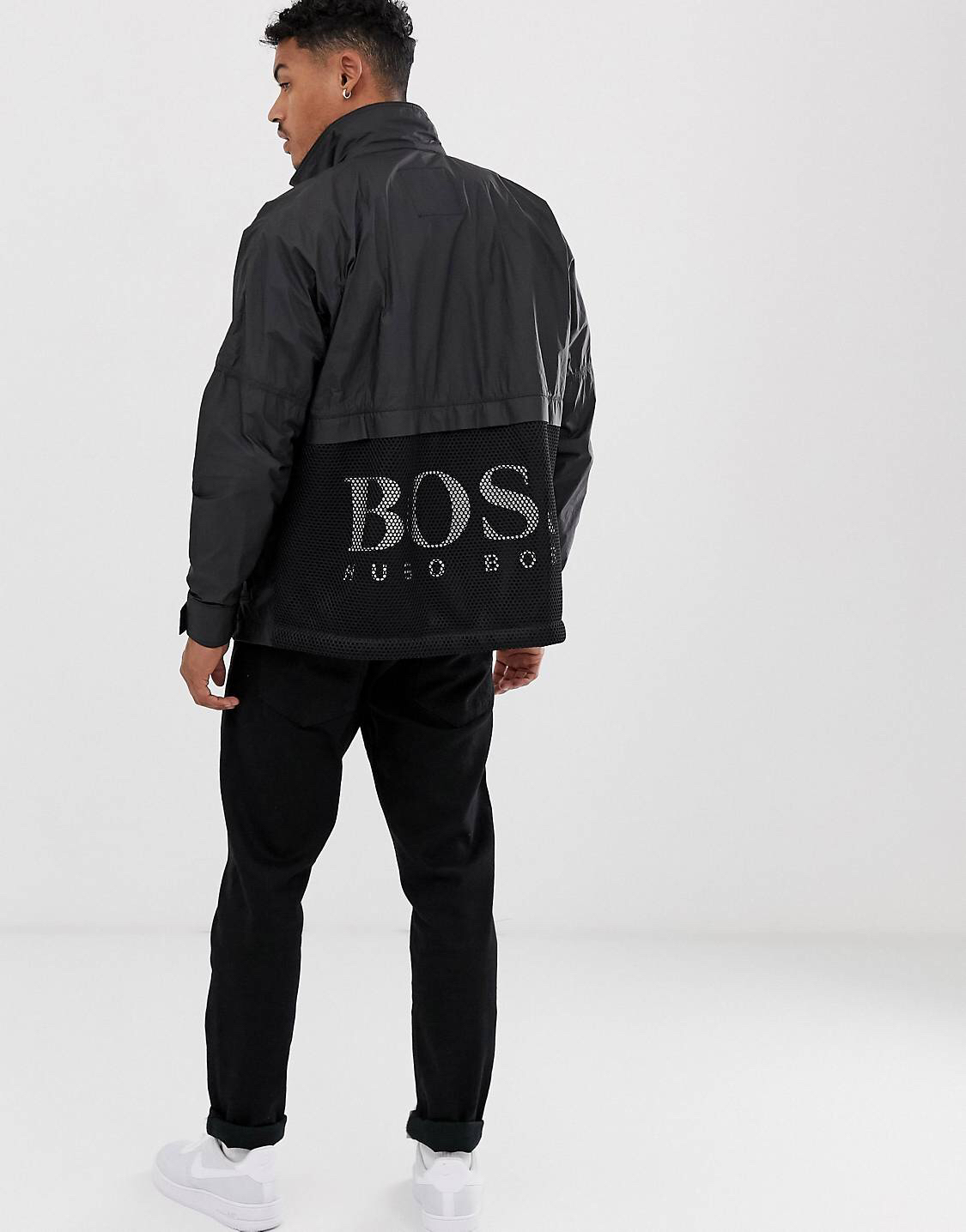 Chaqueta negra ligera de malla con logo en la parte trasera Obaav Tyvek de BOSS