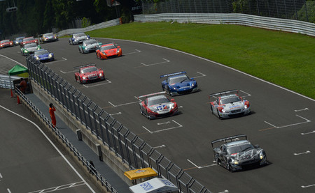 Sugo vive una apasionante y sorprendente cuarta carrera del Super GT con victoria de Honda en ambas categorías